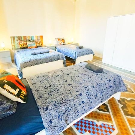 By Plaza Catalunya Rooms Барселона Екстериор снимка
