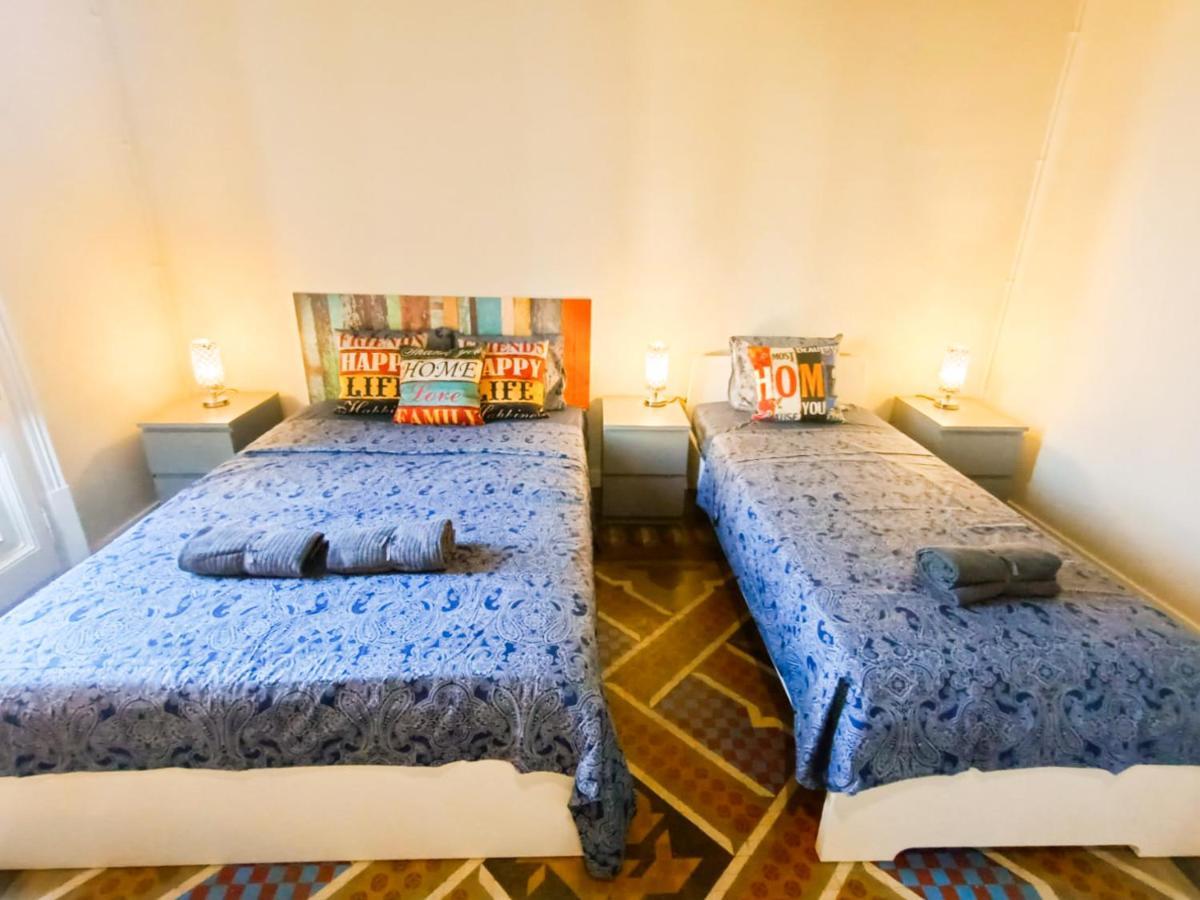 By Plaza Catalunya Rooms Барселона Екстериор снимка