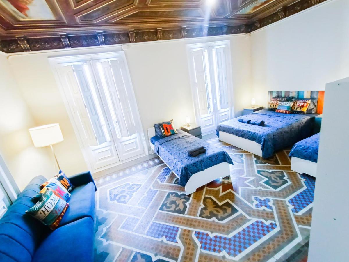 By Plaza Catalunya Rooms Барселона Екстериор снимка