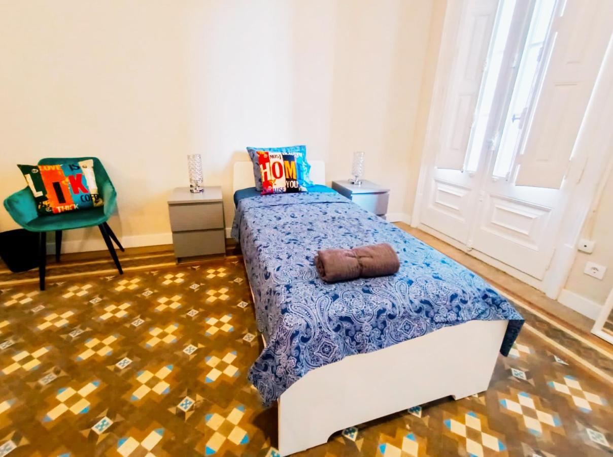 By Plaza Catalunya Rooms Барселона Екстериор снимка