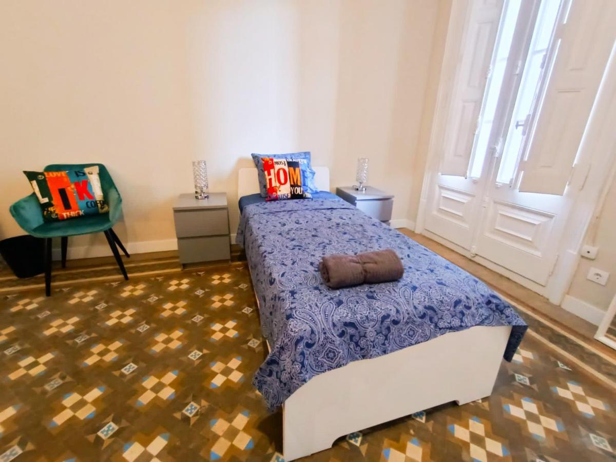 By Plaza Catalunya Rooms Барселона Екстериор снимка