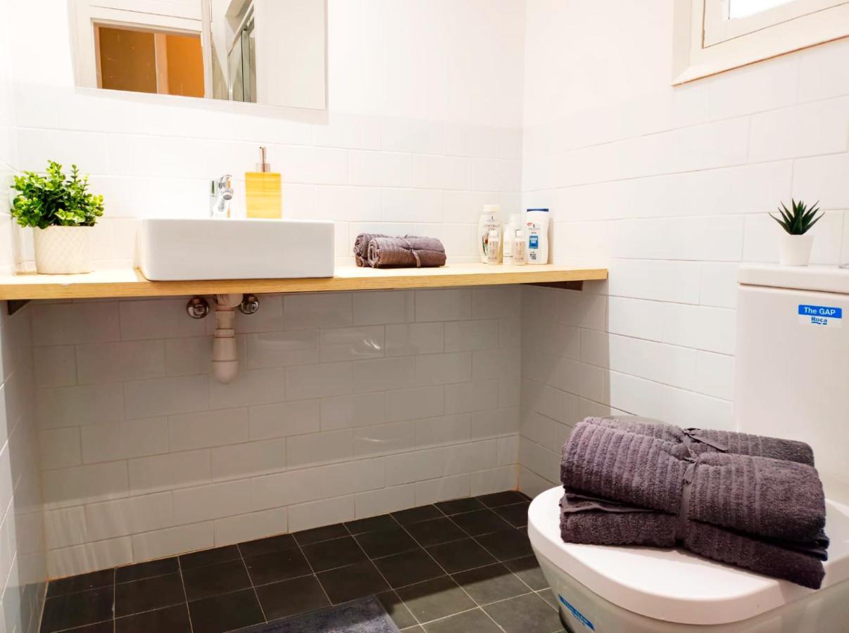 By Plaza Catalunya Rooms Барселона Екстериор снимка
